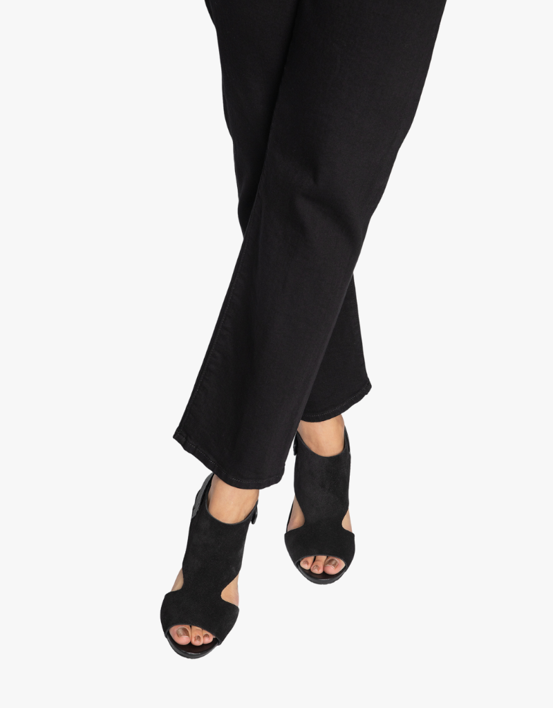 Pedro Garcia Yimina in Black Castoro