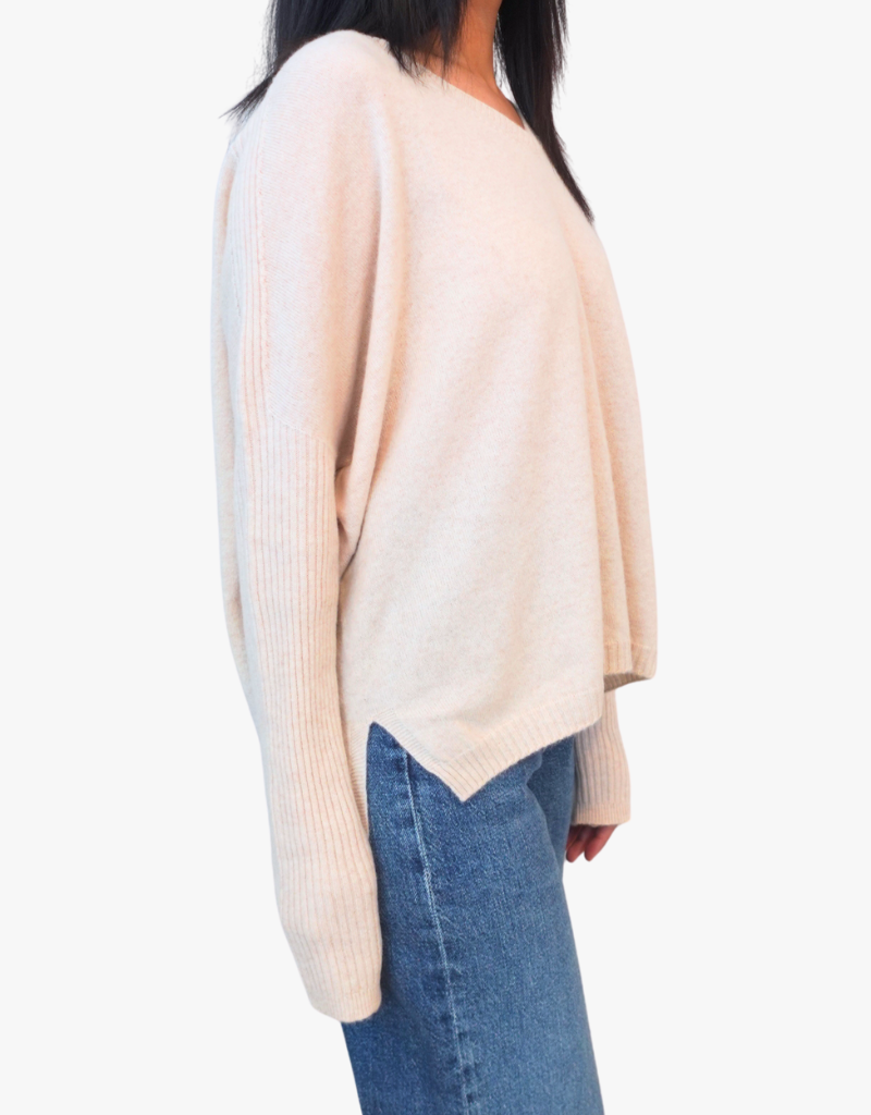 Estheme Lily Cashmere V-Neck Sweater in Lin