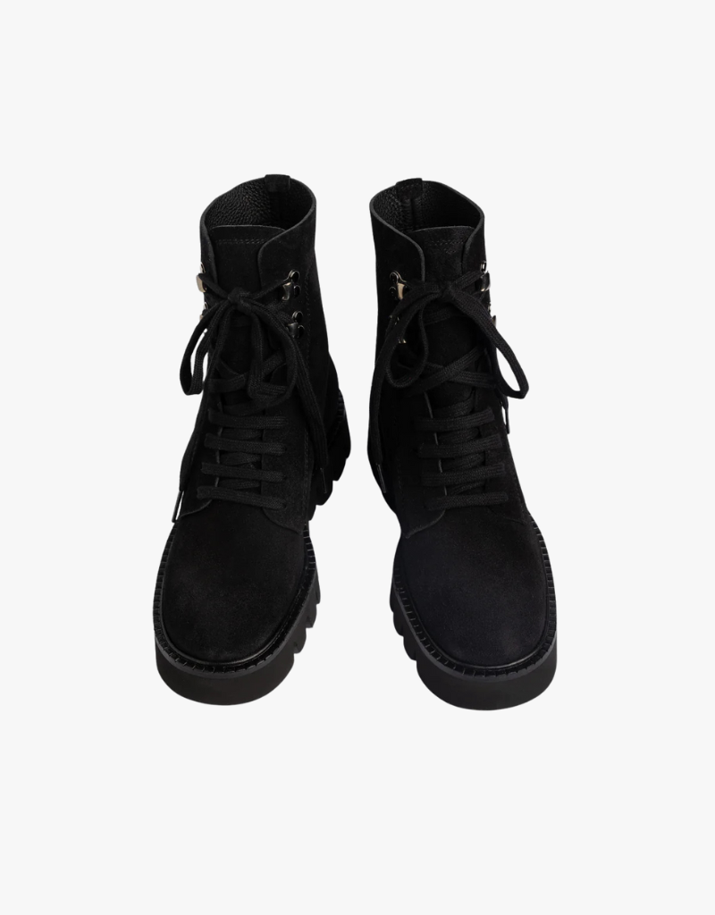 Pedro Garcia Saira in Black Castoro