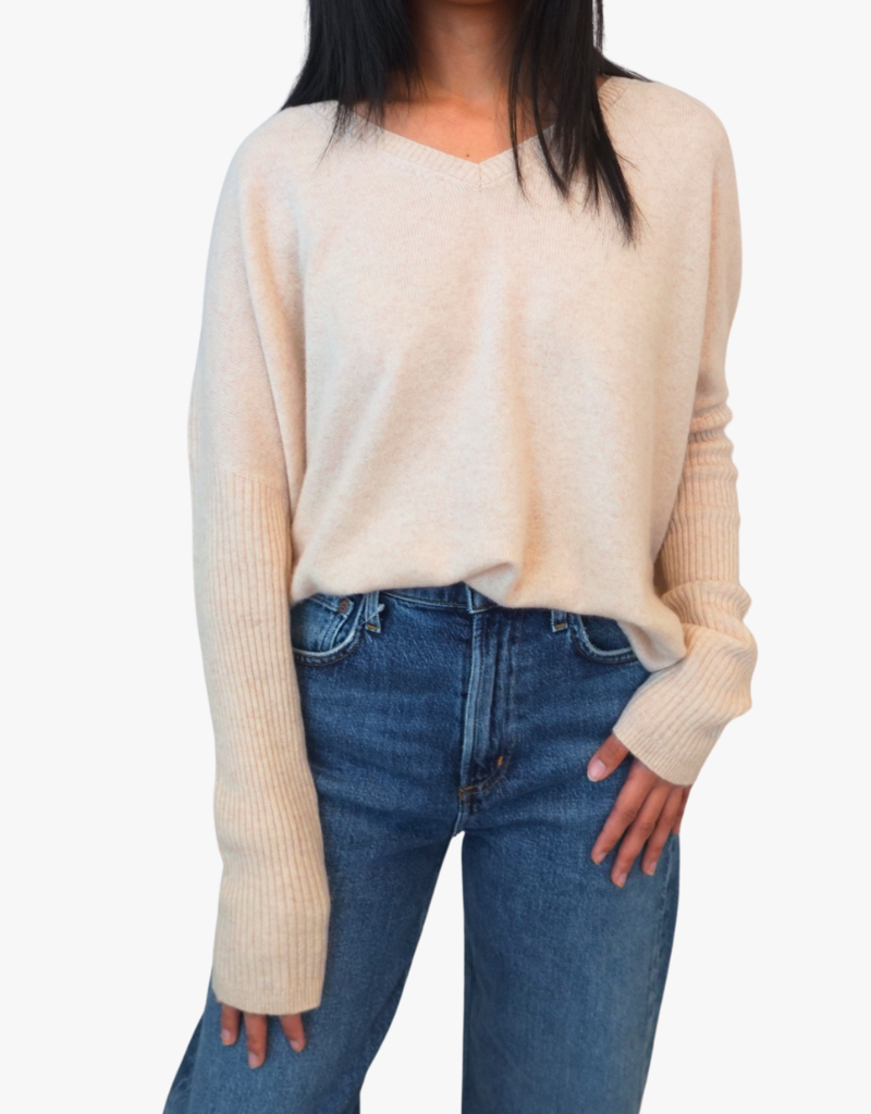 Estheme Lily Cashmere V-Neck Sweater in Lin