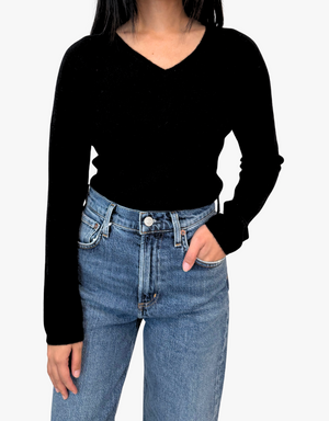 Estheme Olivia Cashmere Fitted V-Neck Sweater in Noir