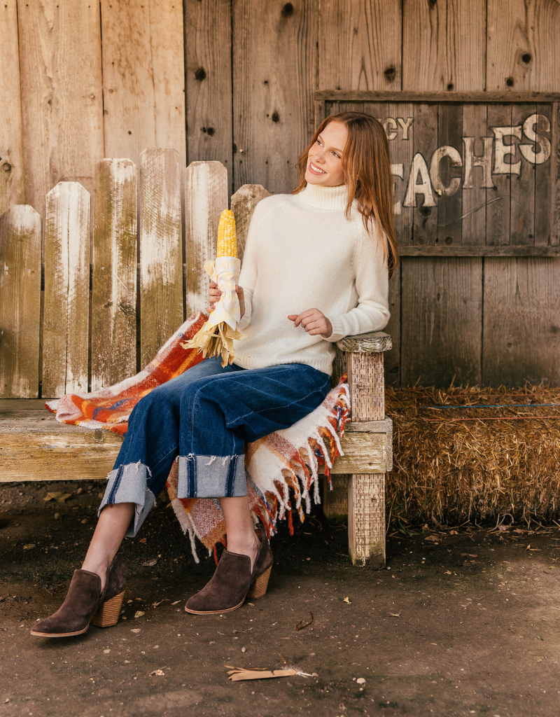 Estheme Rowan Turtleneck Sweater in Ivory