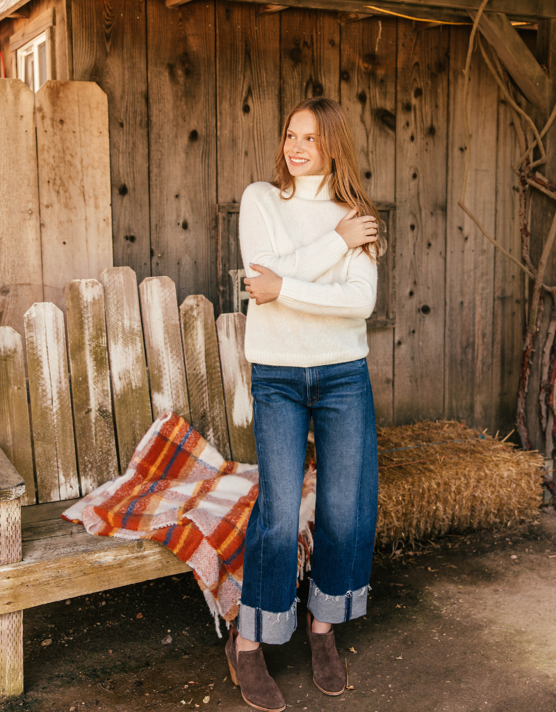 Estheme Rowan Turtleneck Sweater in Ivory