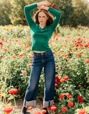 Estheme Olivia Cashmere Fitted V-Neck Sweater in Billard