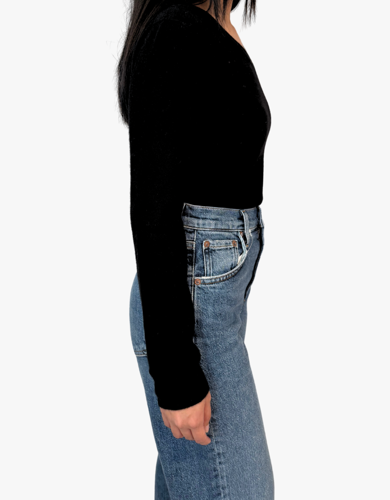 Estheme Olivia Cashmere Fitted V-Neck Sweater in Noir