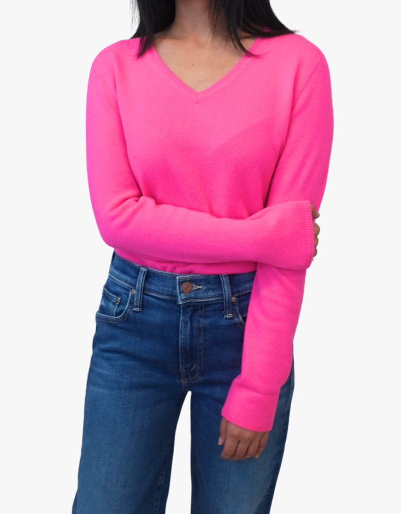 Estheme Olivia Cashmere Fitted V-Neck Sweater in Rose Fluo