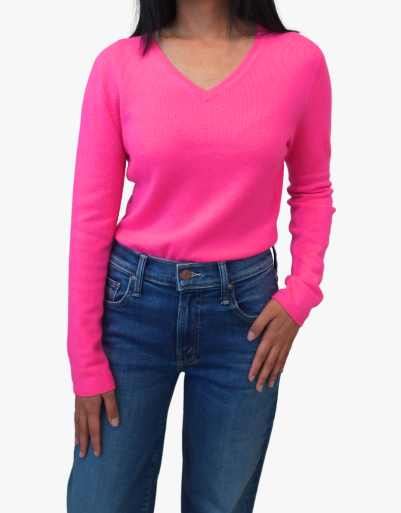 Estheme Olivia Cashmere Fitted V-Neck Sweater in Rose Fluo