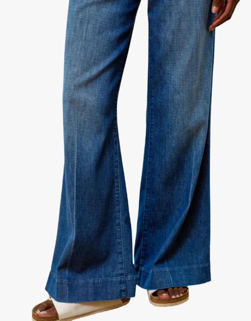 Frank & Eileen The Italian Wide Leg Chino in 1984 Washed Blue