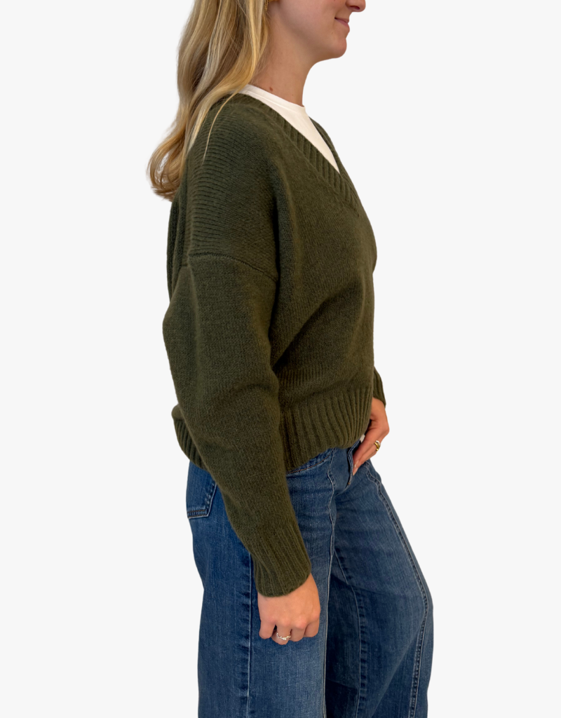 Estheme Kennedy V-Neck Sweater in Tapenade