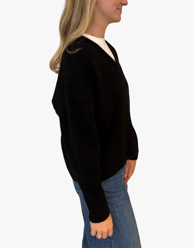 Estheme Kennedy V-Neck Sweater in Black