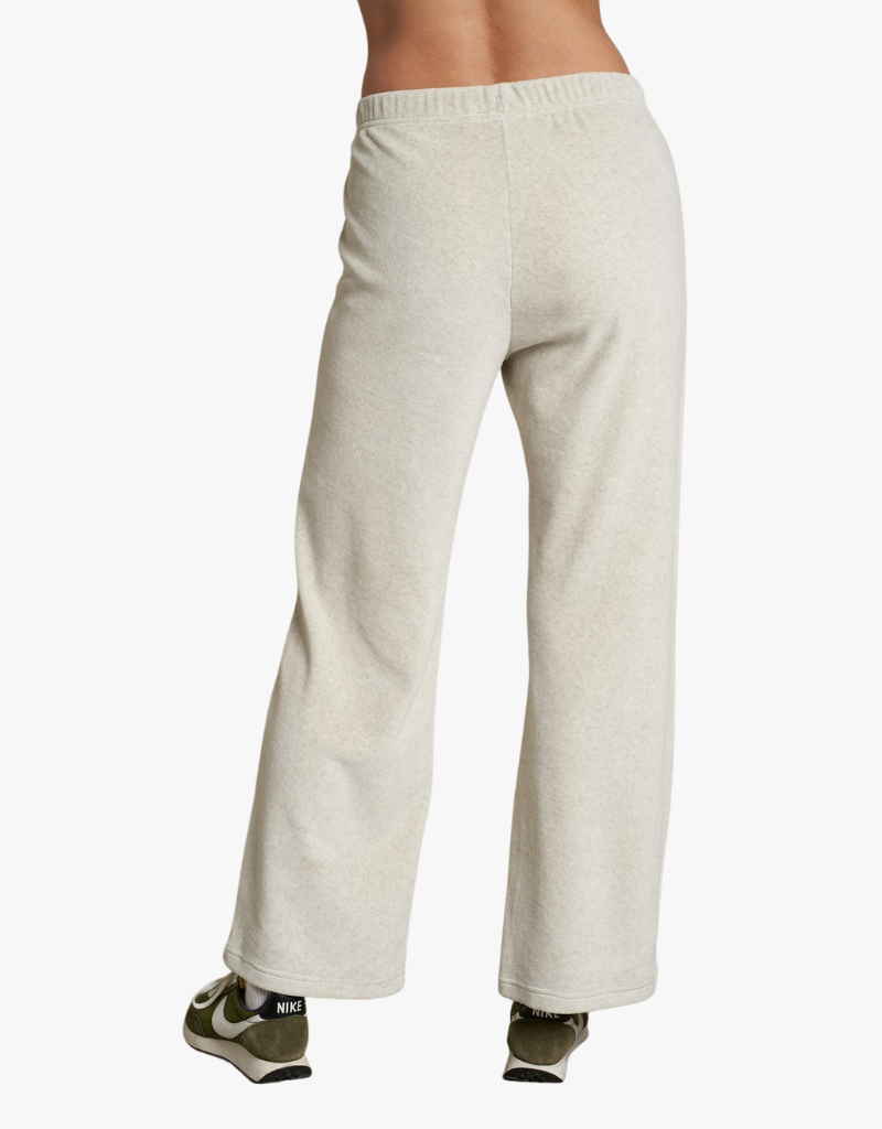 Perfect White Tee Alex Velour Pant in Oatmeal