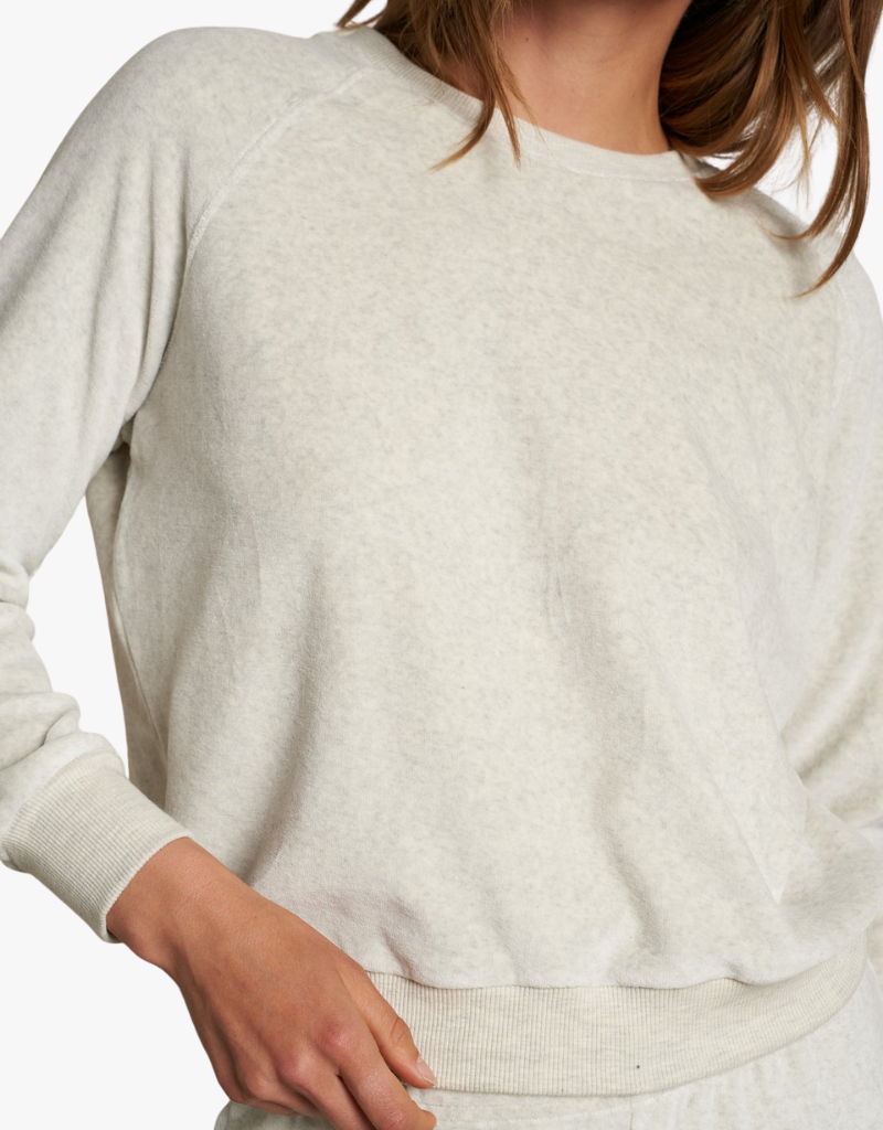 Perfect White Tee Stella Velour Shrunken Raglan Sweatshirt in Oatmeal