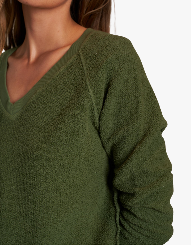 Perfect White Tee Zuri Reverse Fleece V Neck Sweatshirt in Fern Green