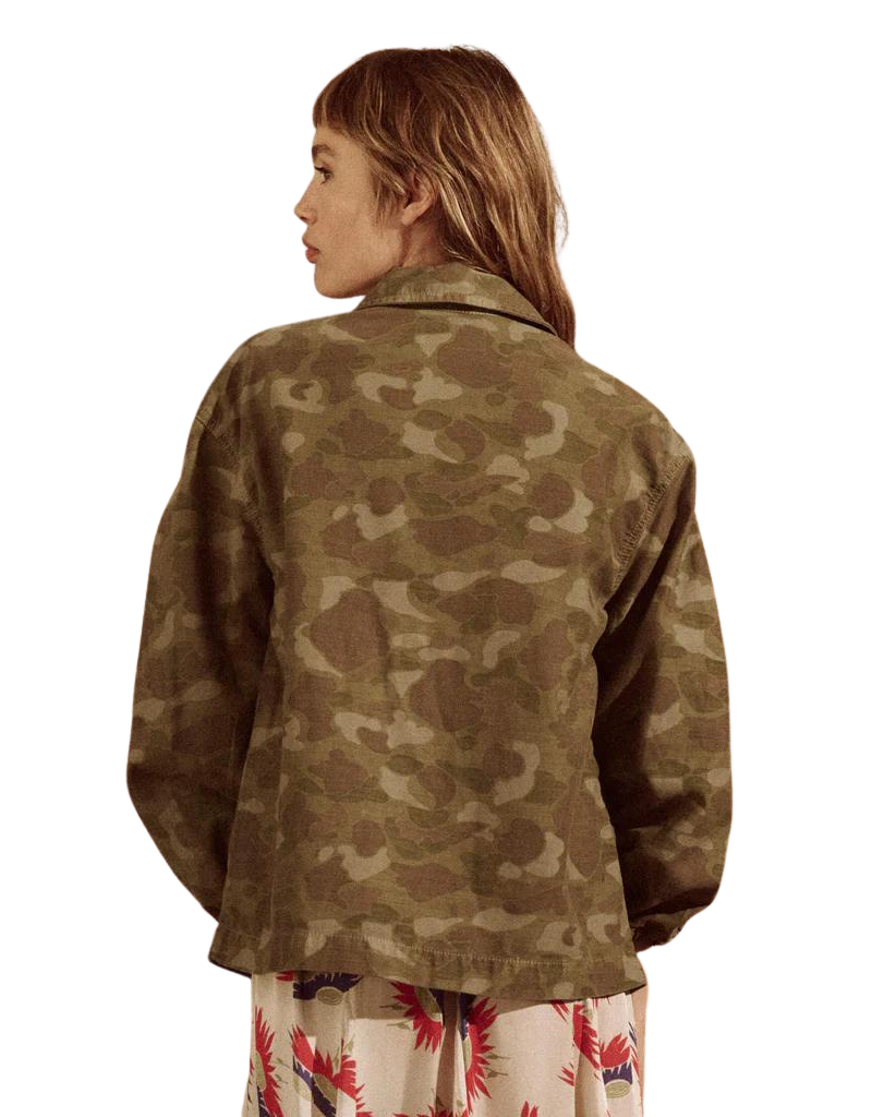 The Great The Blouson Sleeve Chore Jacket in Desert Camo