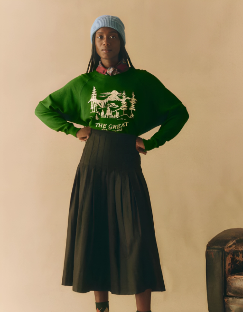 The Great The College Sweatshirt with Snowdrift Graphic in Holly Leaf