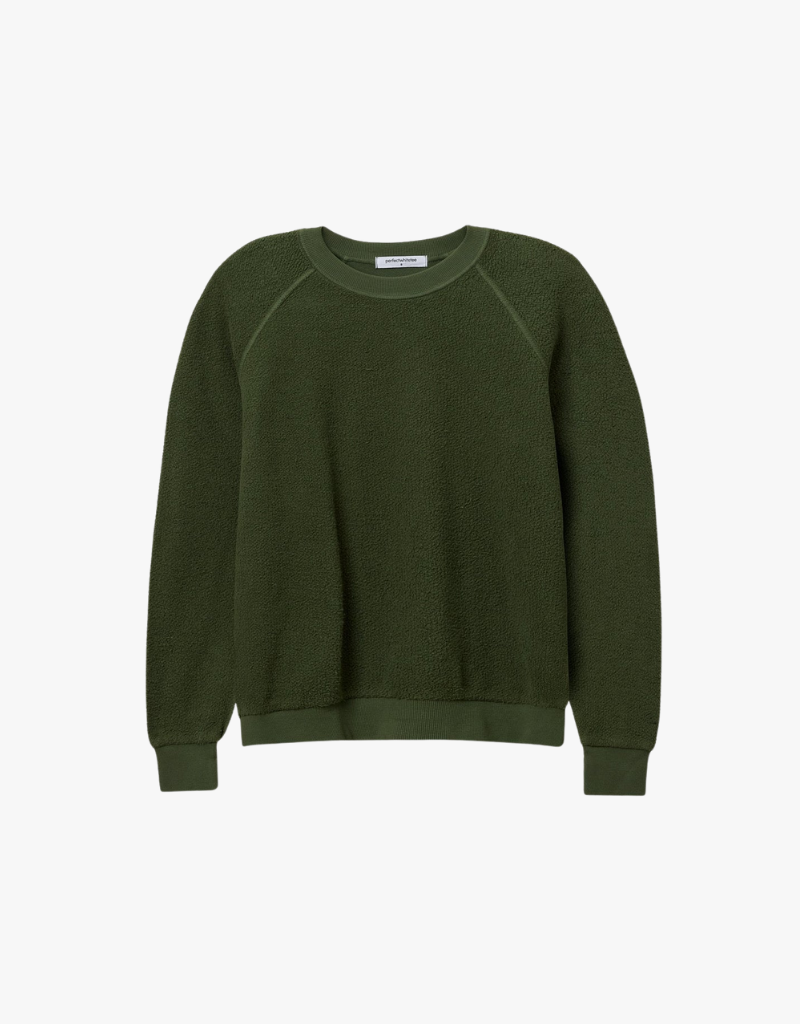 Perfect White Tee Inside Ziggy Out Fleece Long Sleeve Skrunken Crewneck Sweatshirt in Fern Green